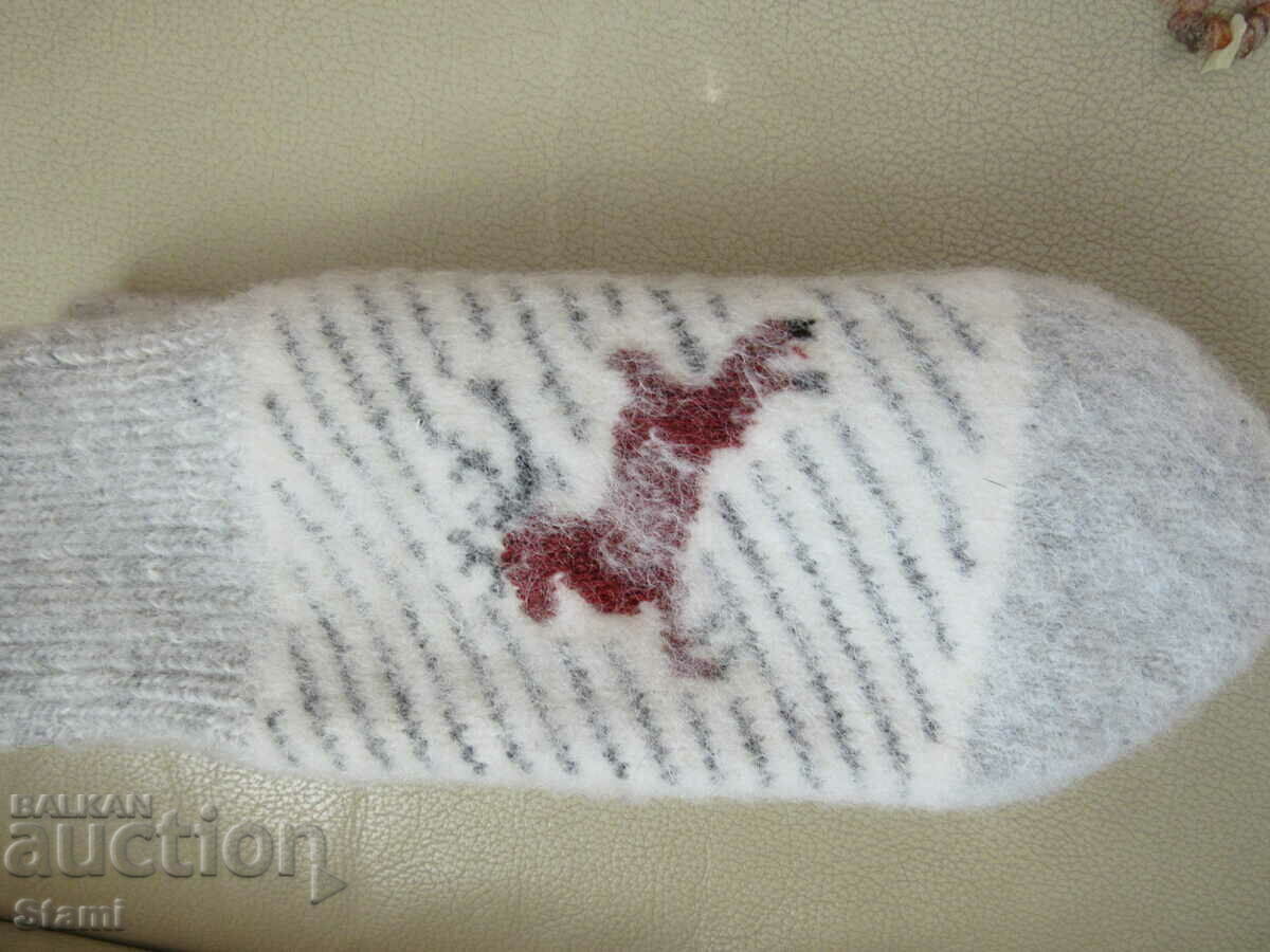 Плетени дамски ръкавици с един пръст Воронежка коза, Русия с цена 29.00 лв. | € 14.83 Плетени дамски ръкавици с един пръст Воронежка коза, Русия с цена 29.00 лв. | € 14.83