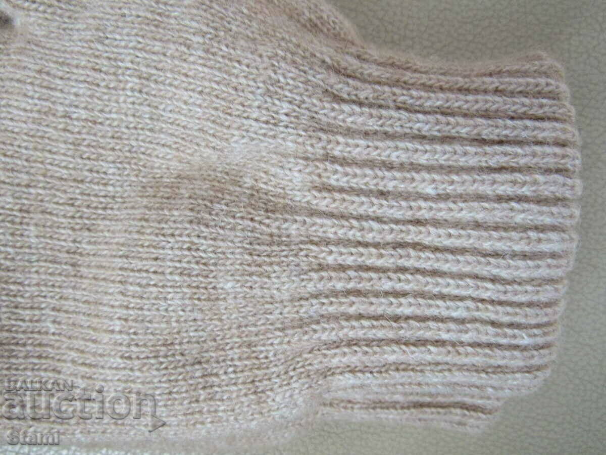 Licitație Mănuși de lână tricotate la mașină cu un deget Licitație Mănuși de lână tricotate la mașină cu un deget