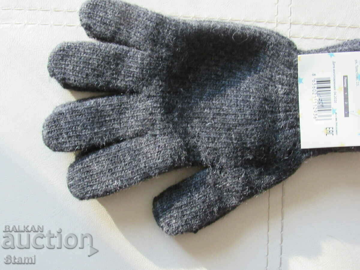 Δημοπρασία Γυναικεία πλεκτά γάντια από μαλλί με πέντε δάχτυλα Δημοπρασία Γυναικεία πλεκτά γάντια από μαλλί με πέντε δάχτυλα