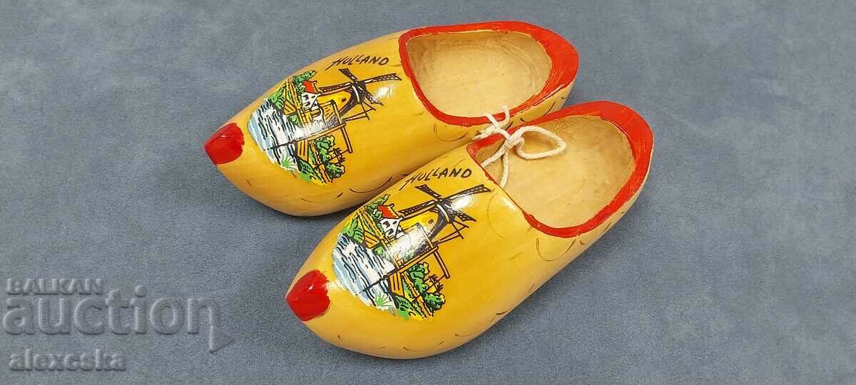 Дървени обувки - Холандия с цена 20.00 лв. | € 10.23 Дървени обувки - Холандия с цена 20.00 лв. | € 10.23