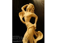 Статуетка индийска танцьорка от бакелит и постамент от дърво