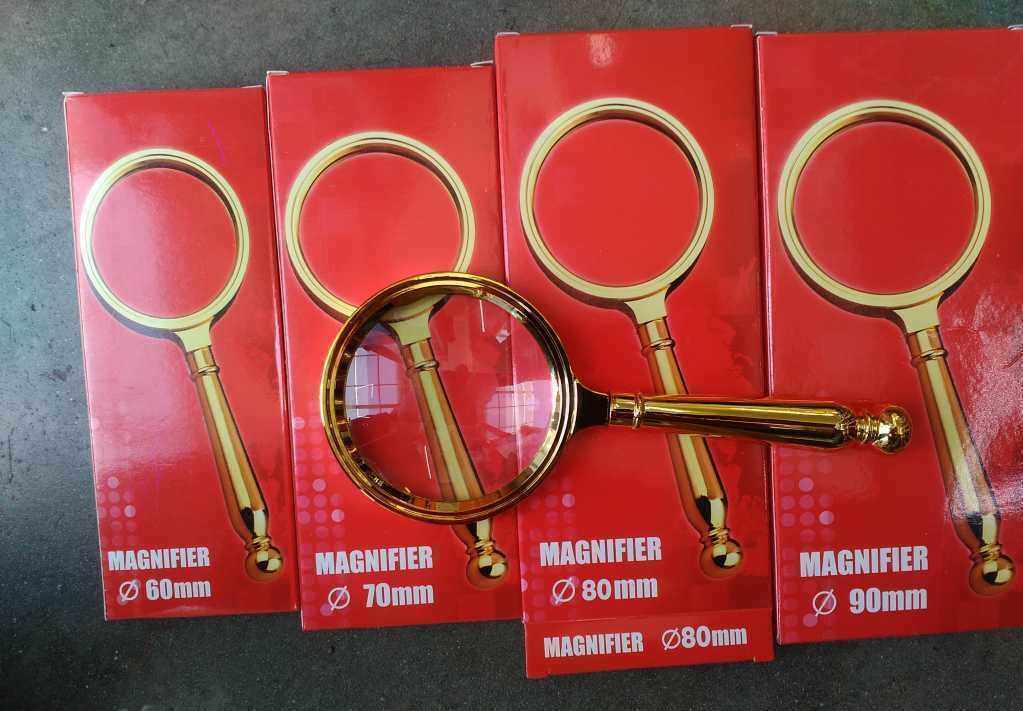 Luxury gold-plated magnifier with 3-fold magnification, 80 mm