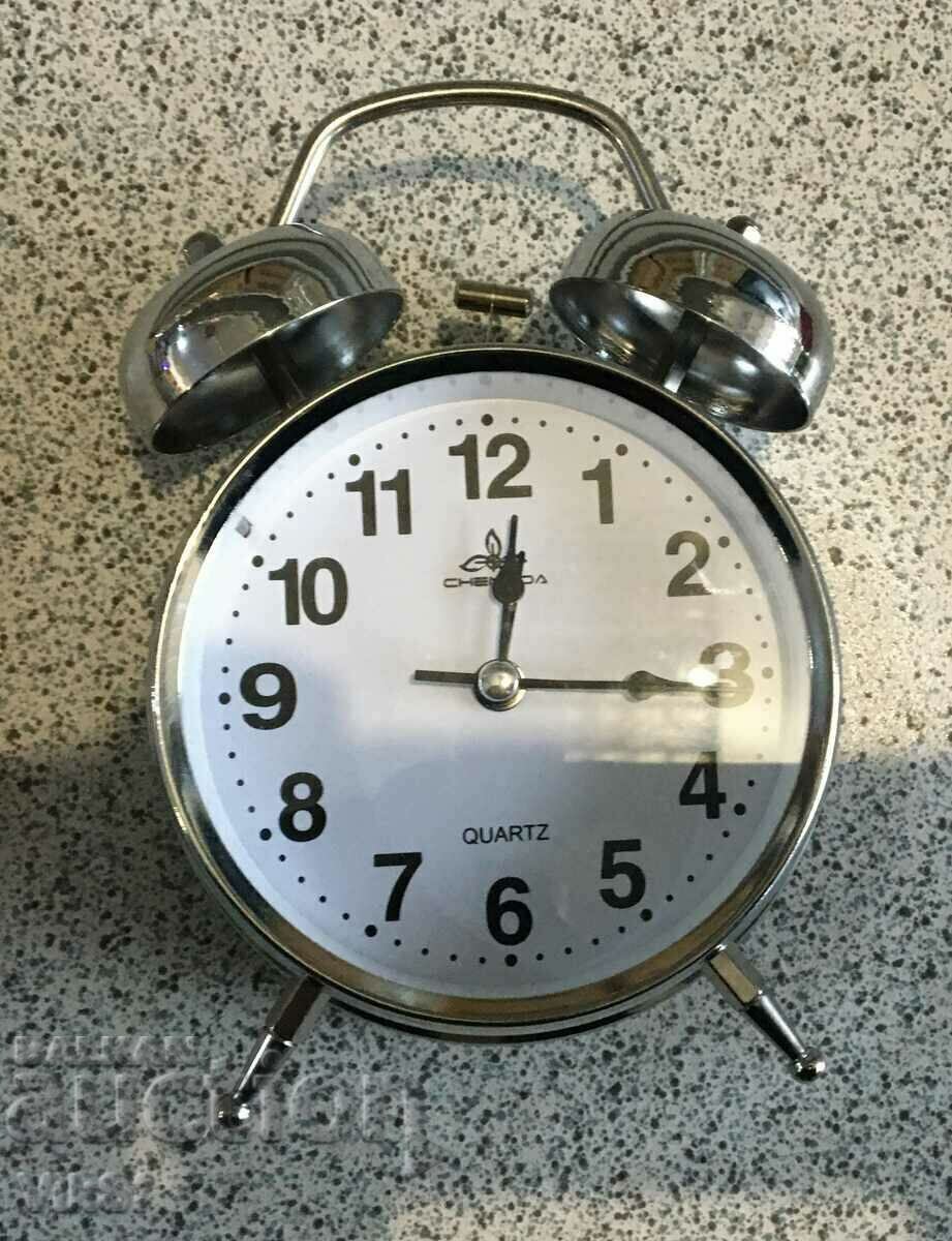 Alarm clock, quartz, classic design