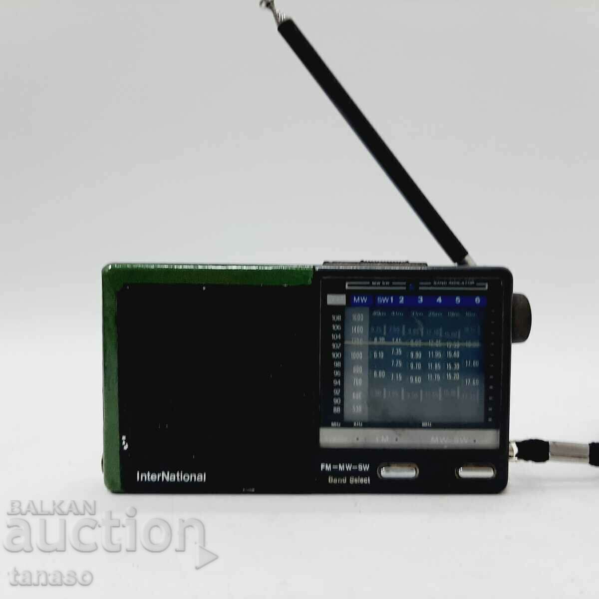 Tranzistor International cu 8 benzi (8.5) cu preț 15.00 BGN | € 7.67