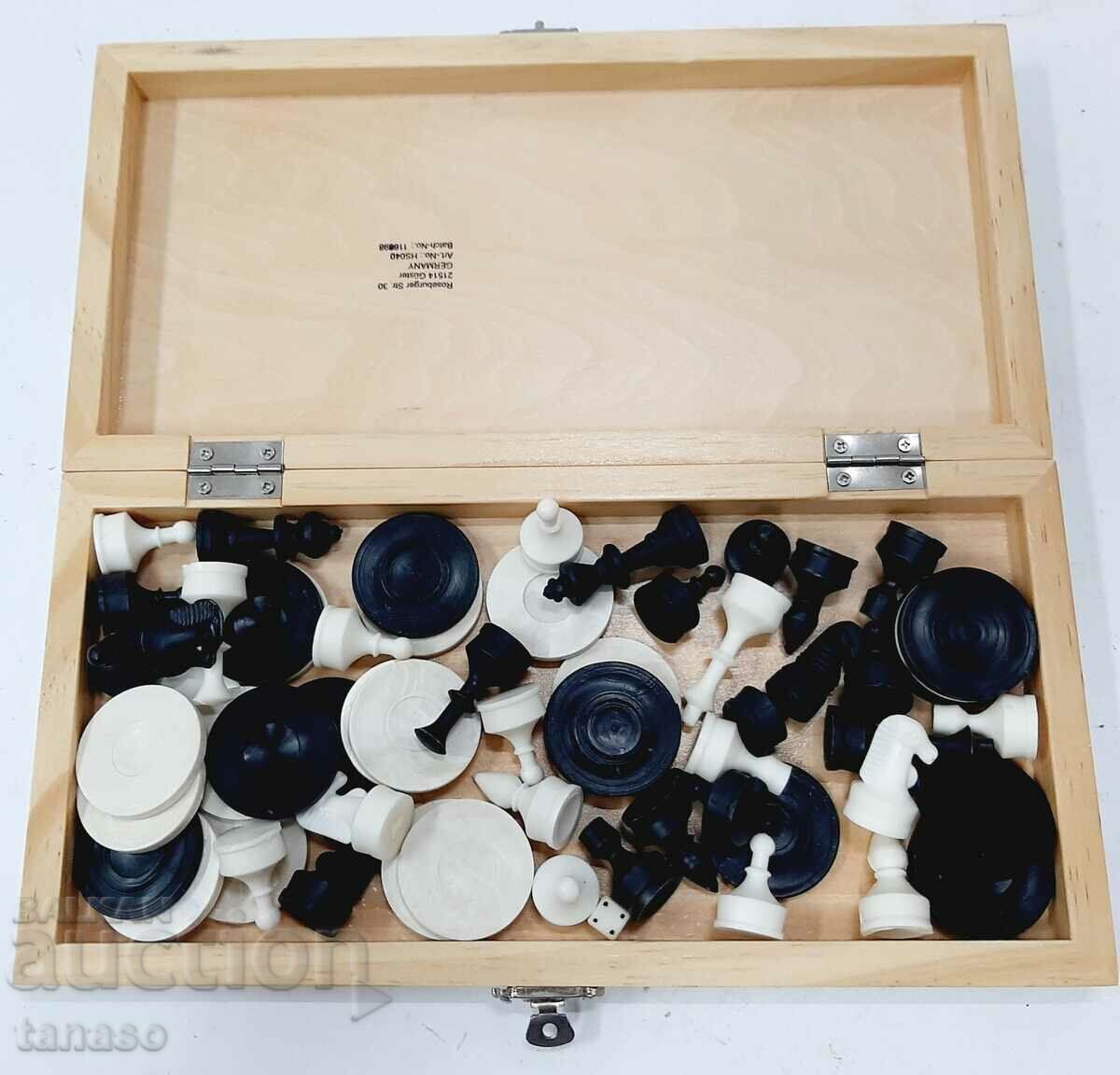 Preserved chessboard set (8.4) - 6 Preserved chessboard set (8.4) - 6