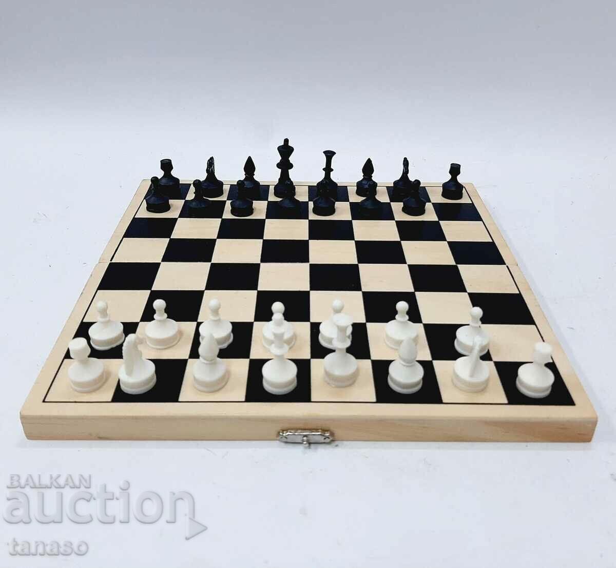 Set de tablă de șah conservat (8.4)