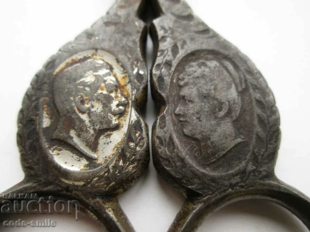 Auction Old Solingen scissors with Emperor Wilhelm II and Victoria 19c Auction Old Solingen scissors with Emperor Wilhelm II and Victoria 19c