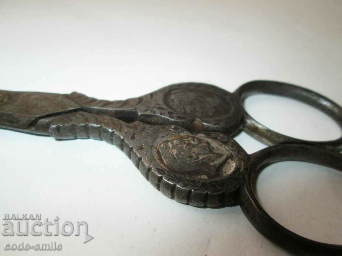 Delivery of Old Solingen scissors with Emperor Wilhelm II and Victoria 19c Delivery of Old Solingen scissors with Emperor Wilhelm II and Victoria 19c