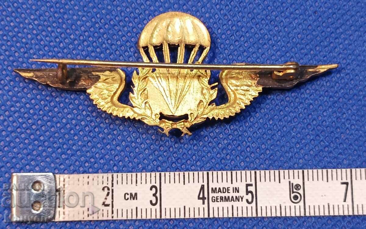 Auction Rare Portuguese parachute badge. Auction Rare Portuguese parachute badge.