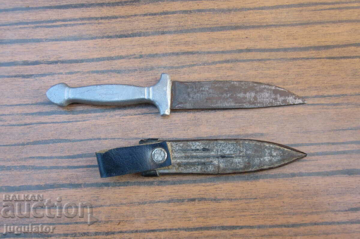 old Bulgarian shepherd's small knife dagger with scabbard with price 30.00 BGN | € 15.34 old Bulgarian shepherd's small knife dagger with scabbard with price 30.00 BGN | € 15.34