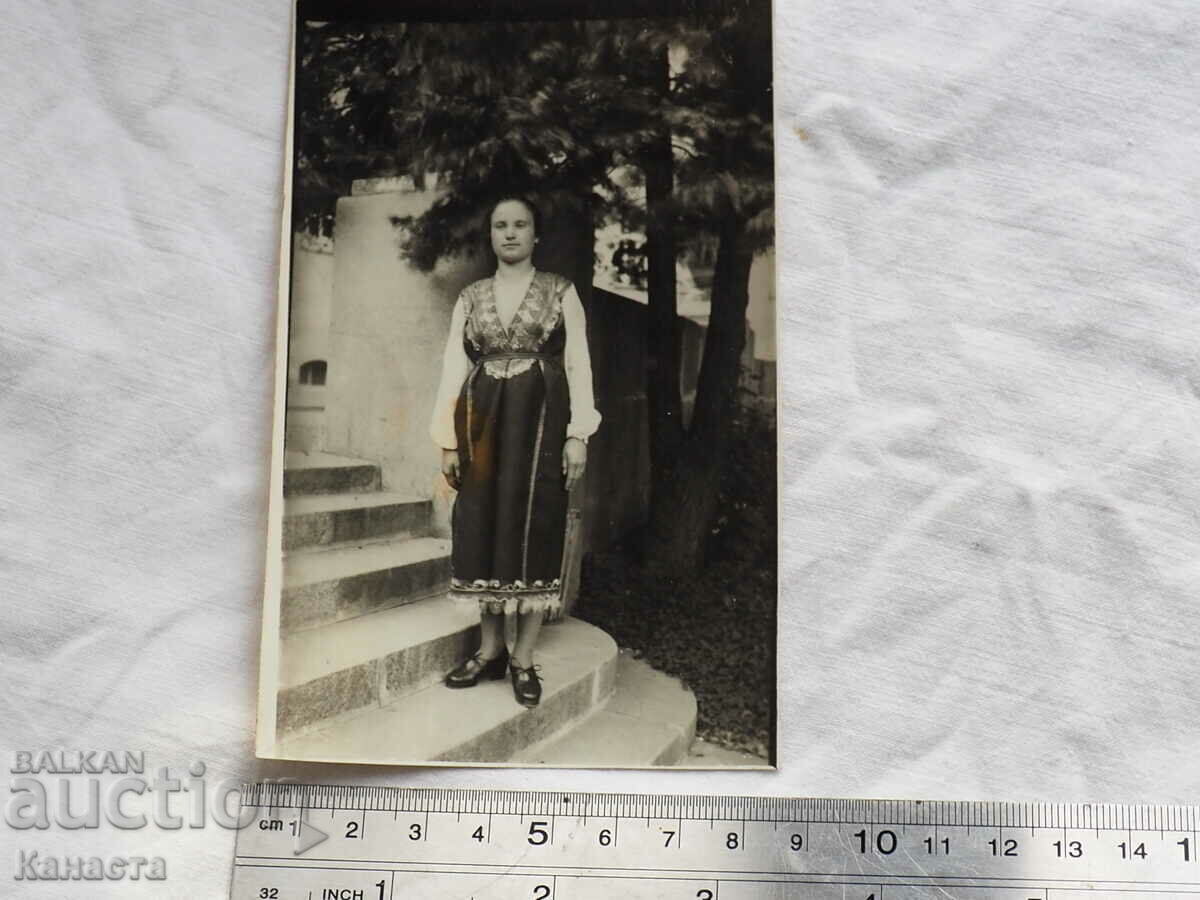 Снимка Банкя 1941 момиче в носия   К 401