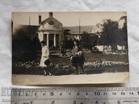 Φωτογραφία μπροστά από το Bankya Bath 1935 K401
