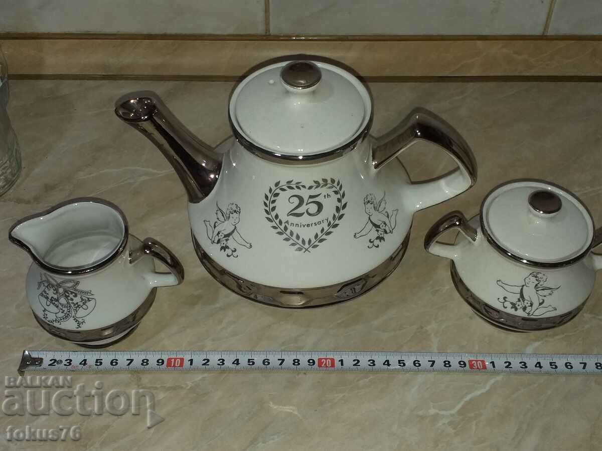 Set de ceai din portelan englezesc cu margine argintie - 7 Set de ceai din portelan englezesc cu margine argintie - 7