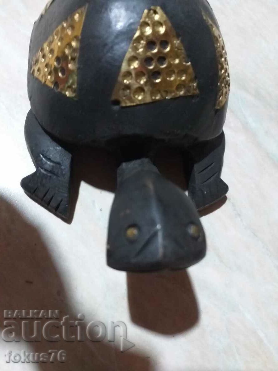 Delivery of Tortoise wood and brass Delivery of Tortoise wood and brass