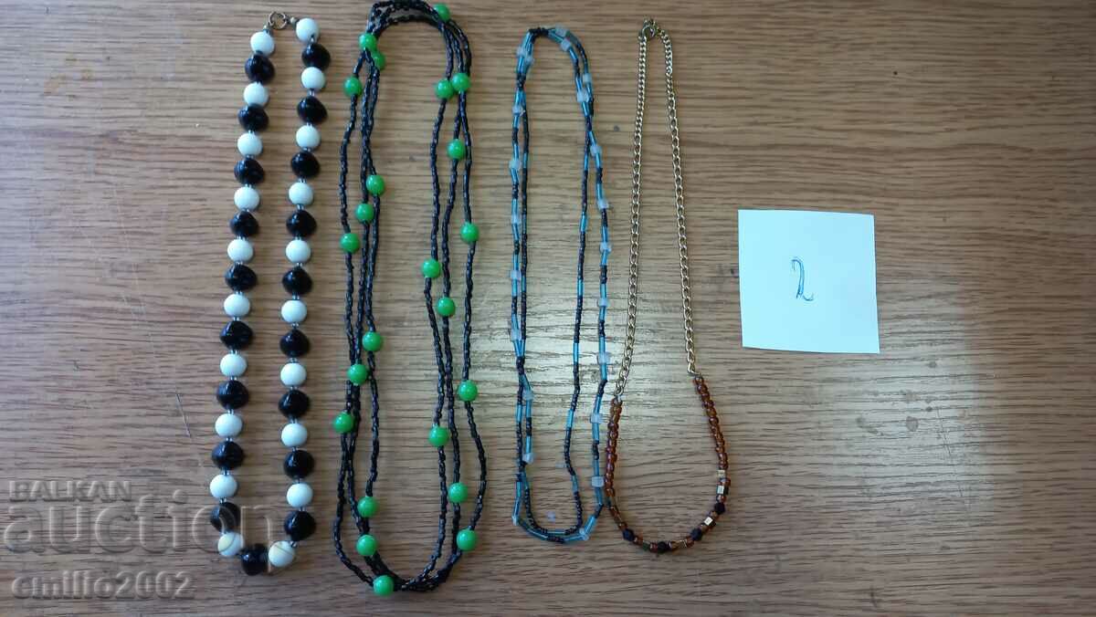 Jewelery and ornaments lot 02