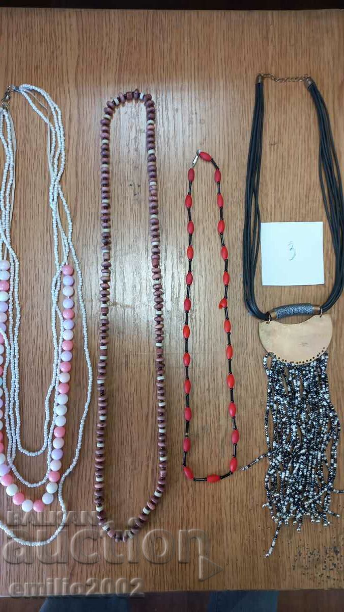 Jewelery and ornaments lot 03