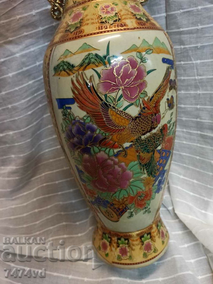 TALL PORCELAIN VASE WITH UNIQUELY BEAUTIFUL BIRDS with price 60.00 BGN | € 30.68 TALL PORCELAIN VASE WITH UNIQUELY BEAUTIFUL BIRDS with price 60.00 BGN | € 30.68