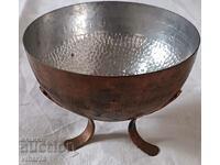χάλκινο δοχείο-κύπελλο