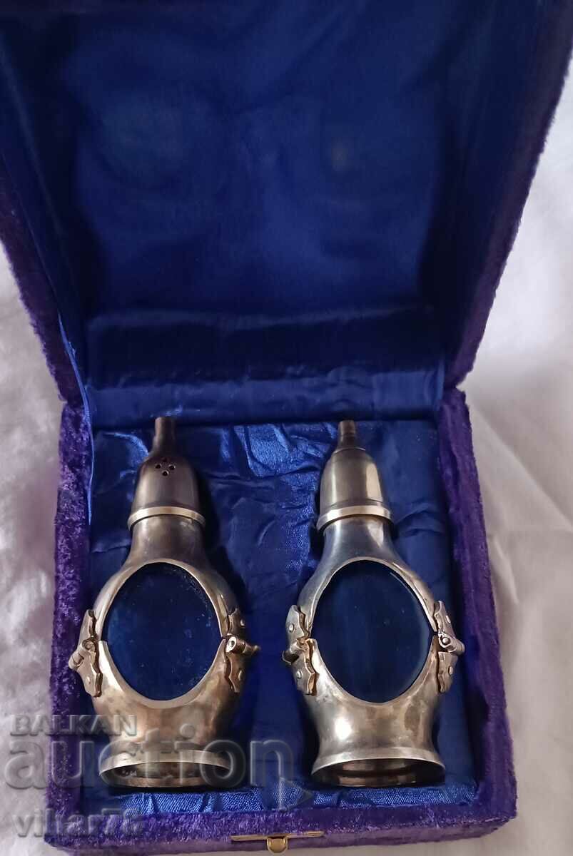 Πολλά δύο μπλε γυάλινα μπουκάλια αλάτι και πιπέρι - 5 Πολλά δύο μπλε γυάλινα μπουκάλια αλάτι και πιπέρι - 5