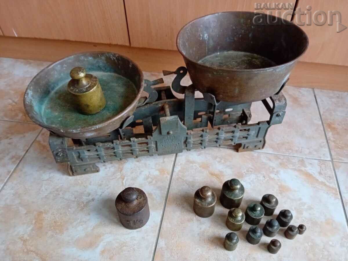 vintage working commercial scale from the 1960s with 14 weights with price 141.00 BGN | € 72.09