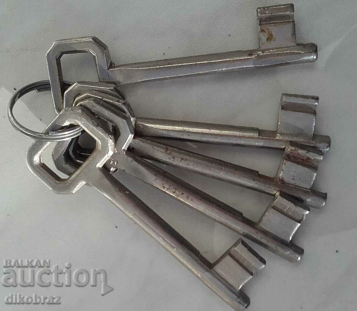 5 pieces of old soca keys for door locks