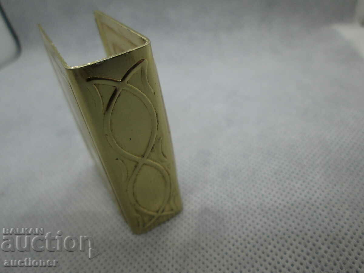 Delivery of OLD MATCH BOX WITH MOTHER OF PEARL Delivery of OLD MATCH BOX WITH MOTHER OF PEARL