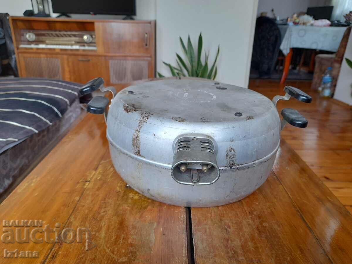 Παλιά ηλεκτρική κατσαρόλα με τιμή 70.00 BGN | € 35.79 Παλιά ηλεκτρική κατσαρόλα με τιμή 70.00 BGN | € 35.79