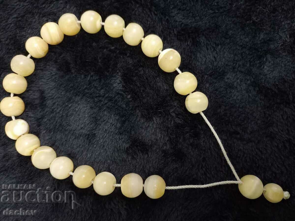 Delivery of Old Authentic rosary made of mother-of-pearl beads 81.8g.