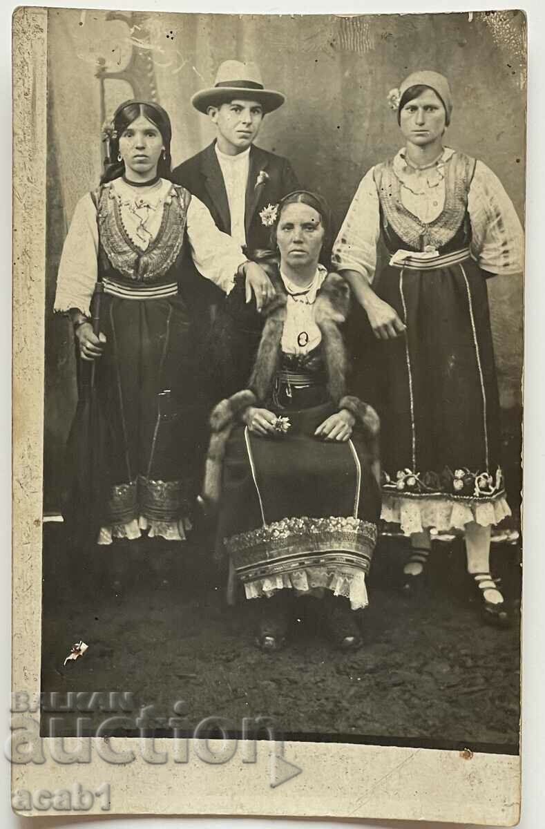 Delivery of Photography Shoppe 2 Delivery of Photography Shoppe 2