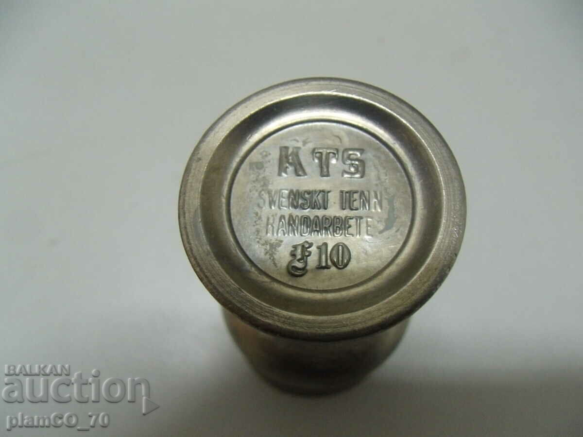 Delivery of #*7323 old metal cup Delivery of #*7323 old metal cup