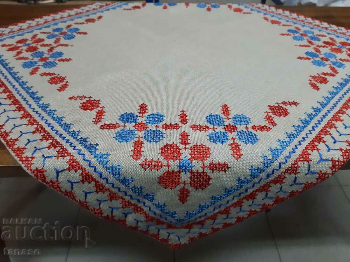 Auction Old hand-embroidered checkered linen tablecloth(15.4) Auction Old hand-embroidered checkered linen tablecloth(15.4)