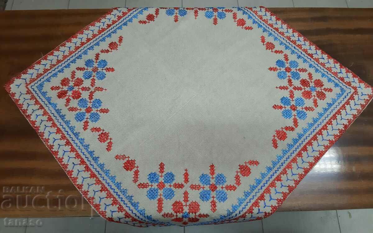 Old hand-embroidered checkered linen tablecloth(15.4) Old hand-embroidered checkered linen tablecloth(15.4)