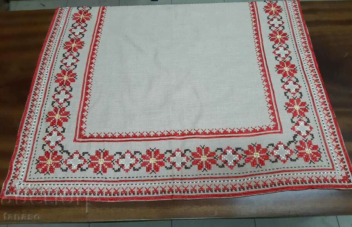 Auction Old hand-embroidered plaid tablecloth(15.4) Auction Old hand-embroidered plaid tablecloth(15.4)