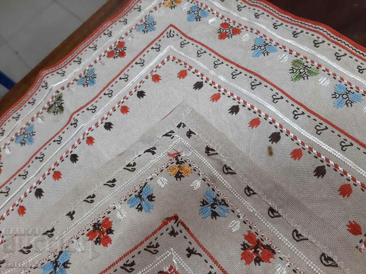 Old hand-embroidered checkered linen tablecloth(15.4) - 5 Old hand-embroidered checkered linen tablecloth(15.4) - 5