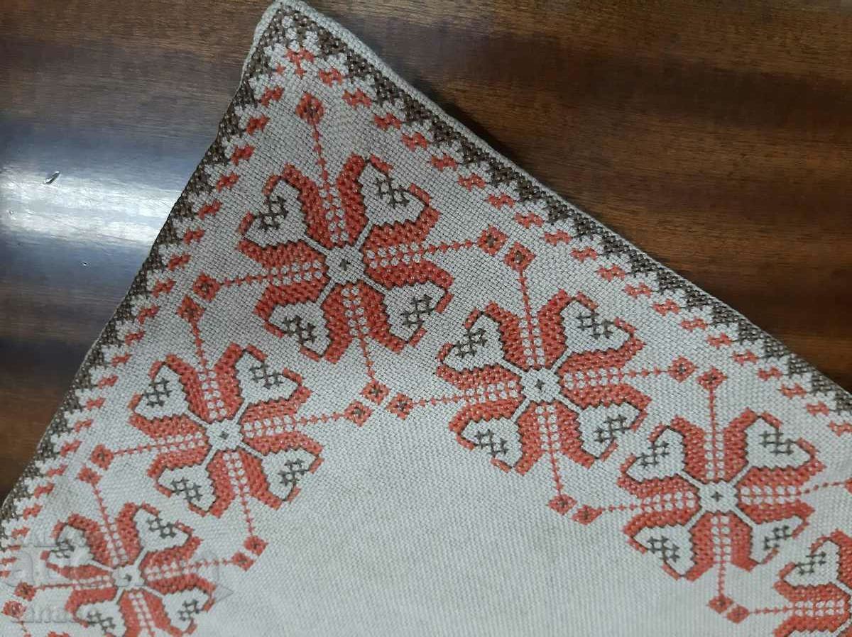 Delivery of Old hand-embroidered checkered linen tablecloth(15.4) Delivery of Old hand-embroidered checkered linen tablecloth(15.4)