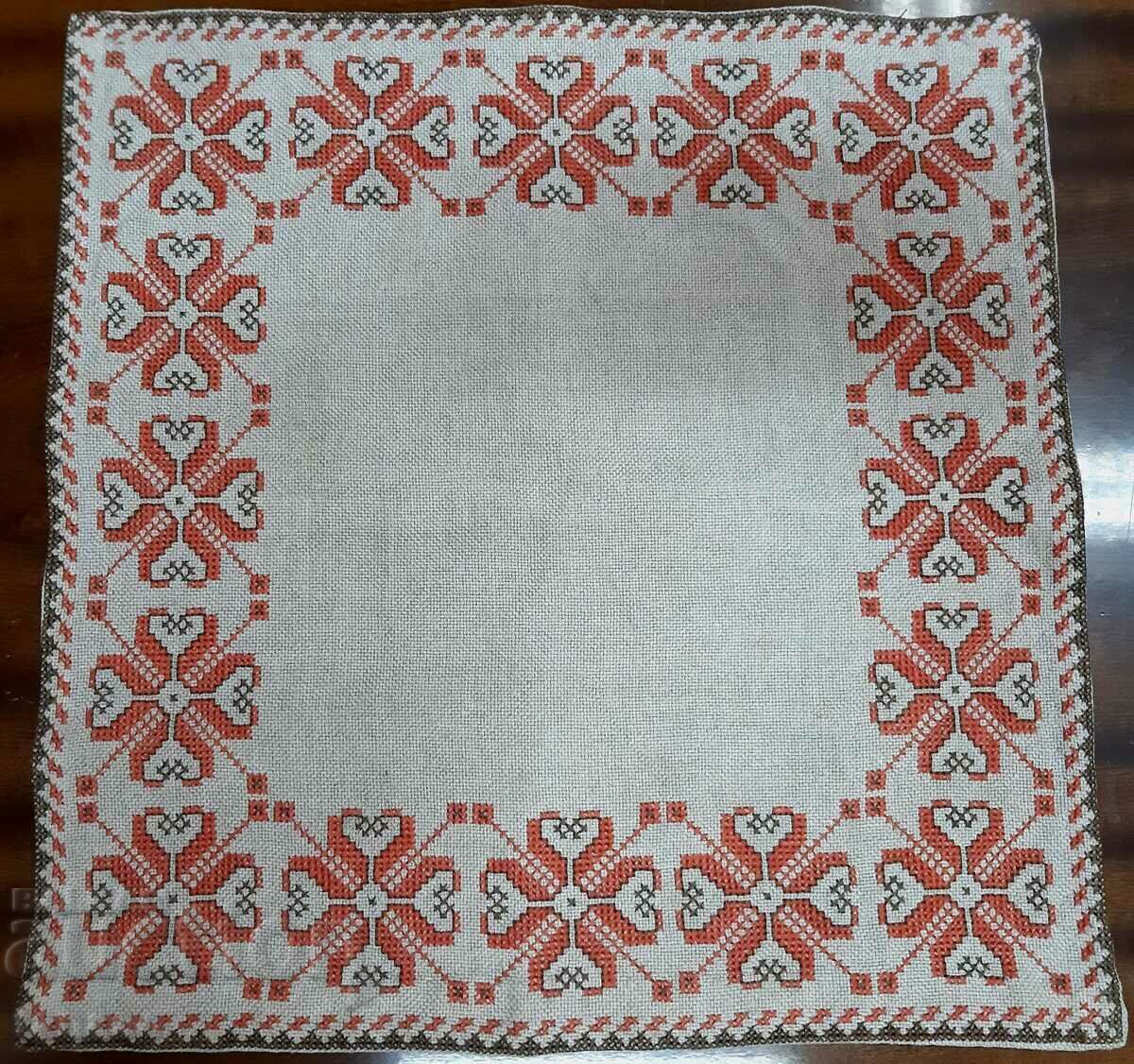 Old hand-embroidered checkered linen tablecloth(15.4) Old hand-embroidered checkered linen tablecloth(15.4)