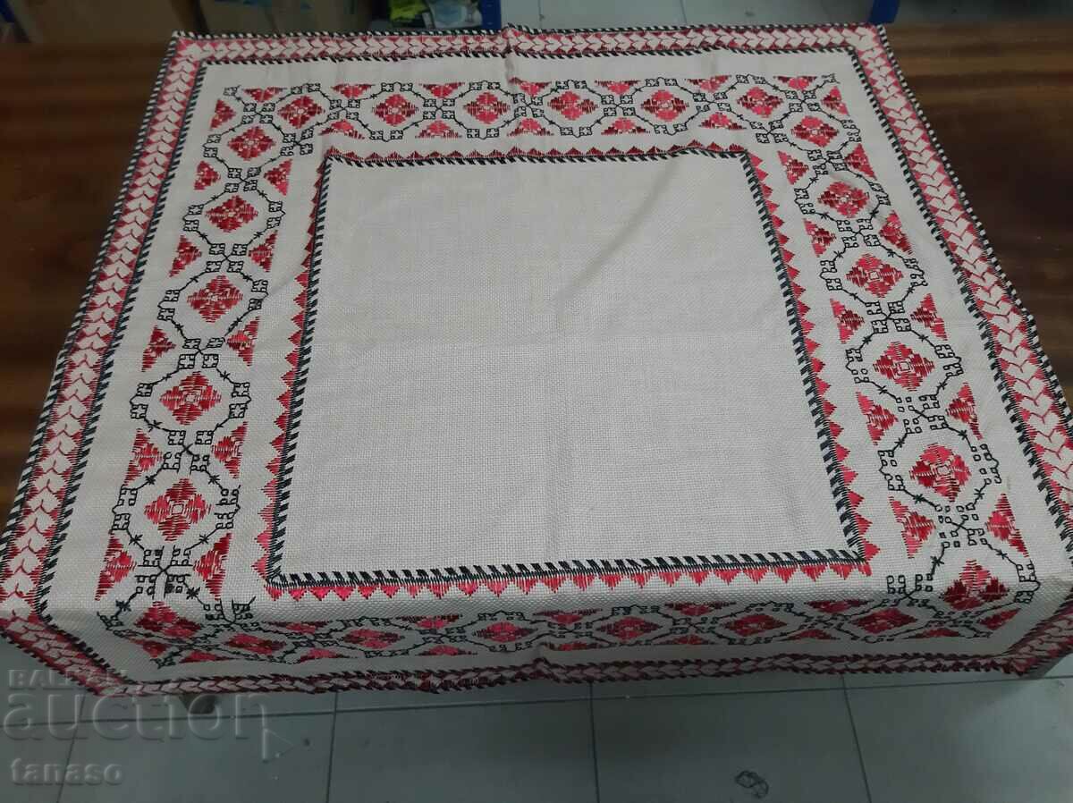 Old hand-embroidered plaid tablecloth(15.4)