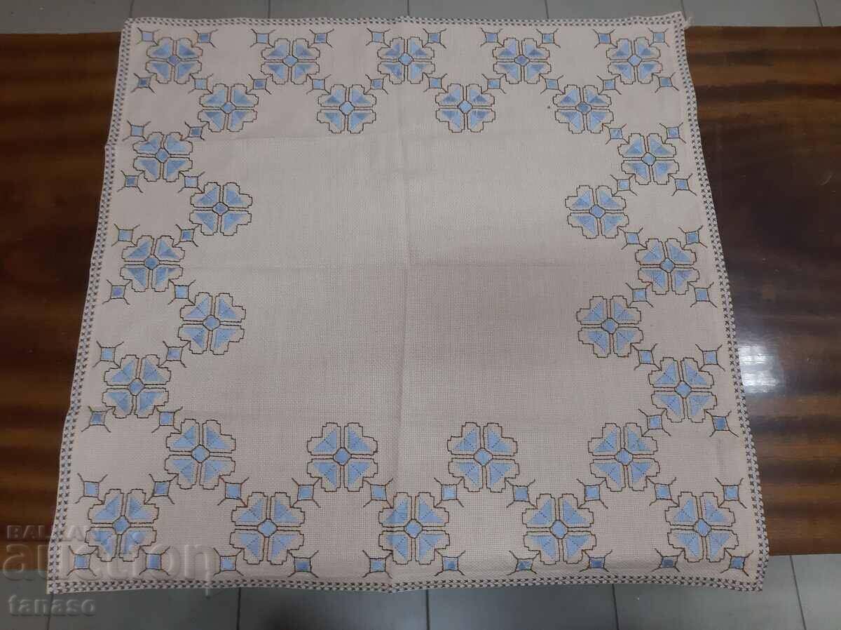 Old hand-embroidered plaid tablecloth(15.4) Old hand-embroidered plaid tablecloth(15.4)