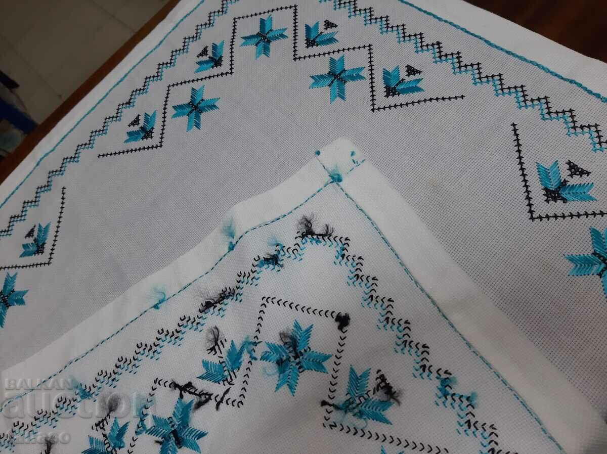 Old hand-embroidered plaid tablecloth(15.4) - 5 Old hand-embroidered plaid tablecloth(15.4) - 5