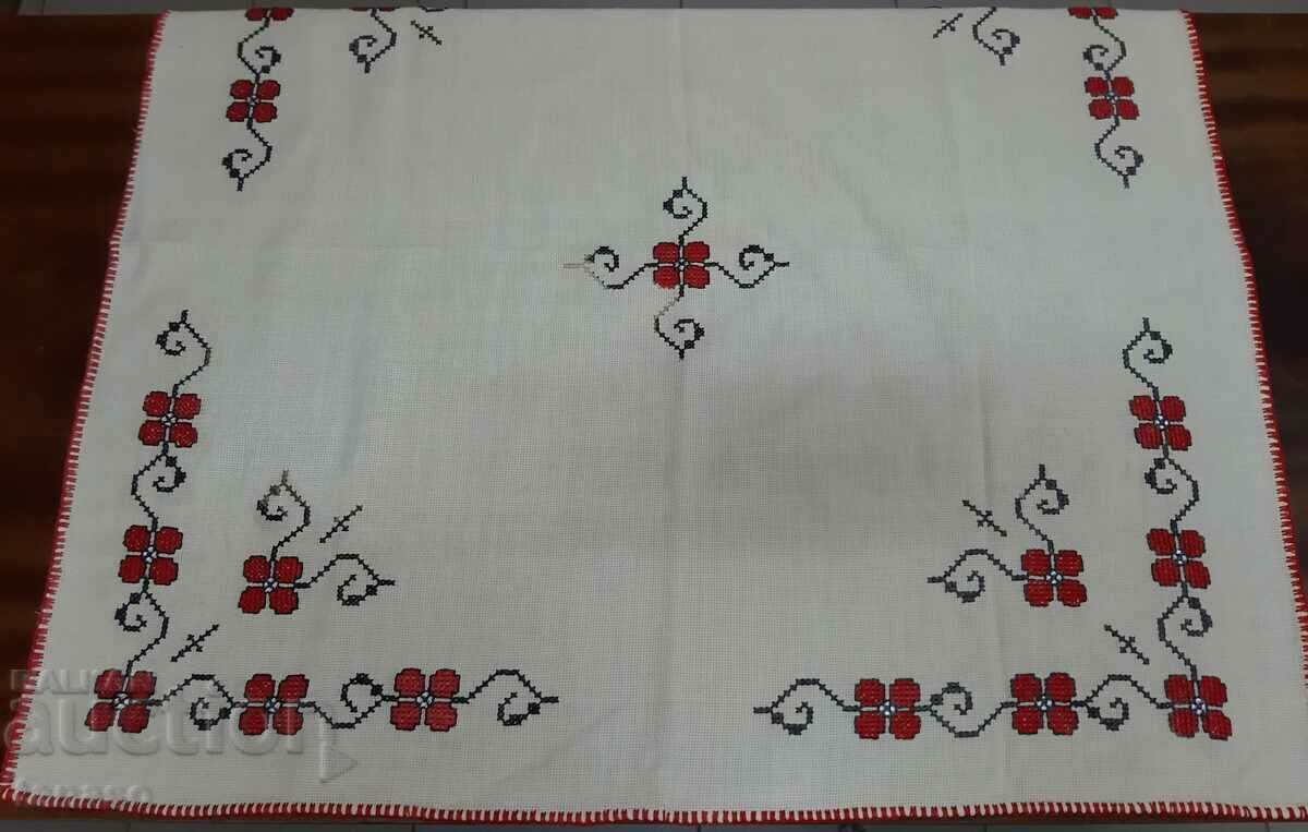 Delivery of Old hand-embroidered plaid tablecloth(15.4) Delivery of Old hand-embroidered plaid tablecloth(15.4)