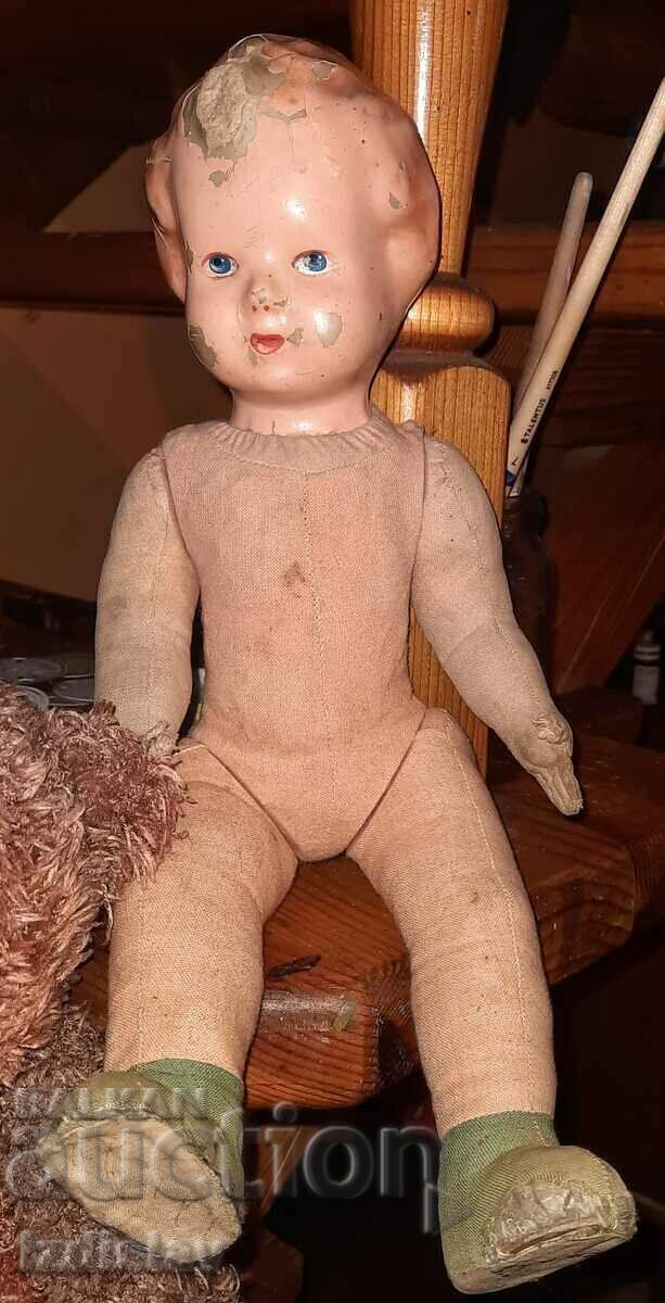 Παλιά κούκλα με κεφάλι σελιλόιντ