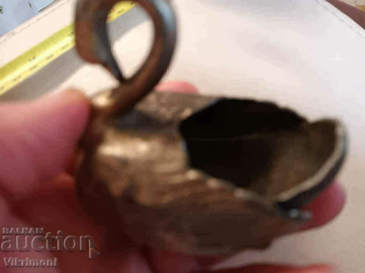 Delivery of Figure, swan, tsam, old bronze