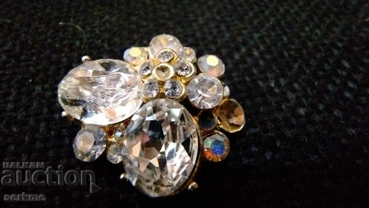 Auction A brooch Auction A brooch