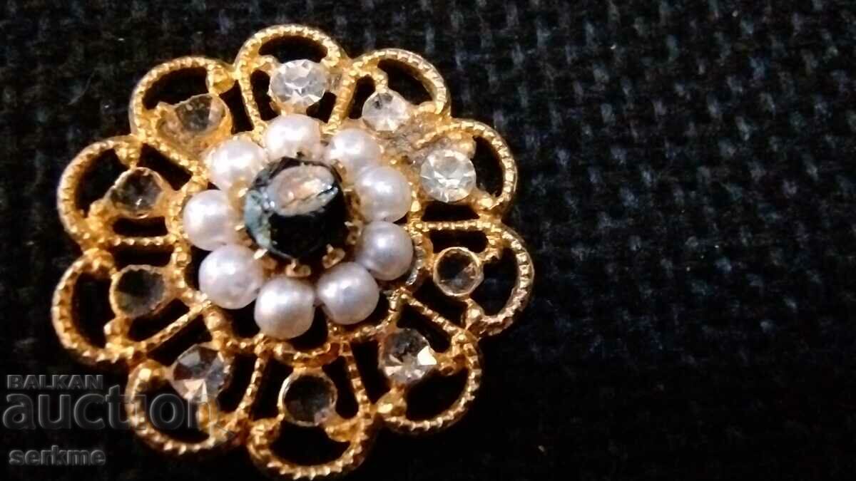 Brooches with price 10.00 BGN | € 5.11 Brooches with price 10.00 BGN | € 5.11