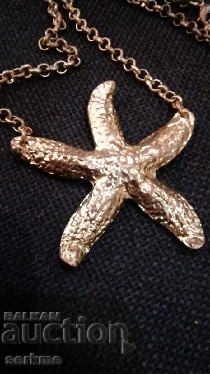 Pandantiv cu preț € 2.56 | 5.01 BGN Pandantiv cu preț € 2.56 | 5.01 BGN