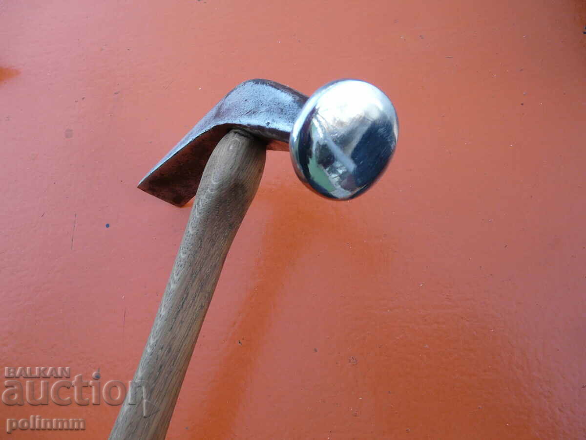 Delivery of Old Rare Cobbler's Hammer - 240 Delivery of Old Rare Cobbler's Hammer - 240