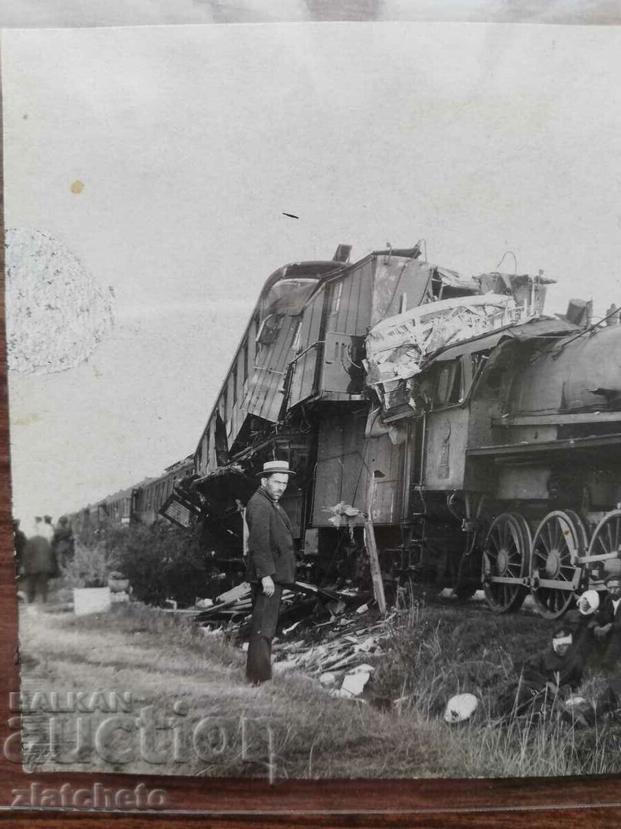 Auction Old photo Kingdom of Bulgaria - train crash Auction Old photo Kingdom of Bulgaria - train crash