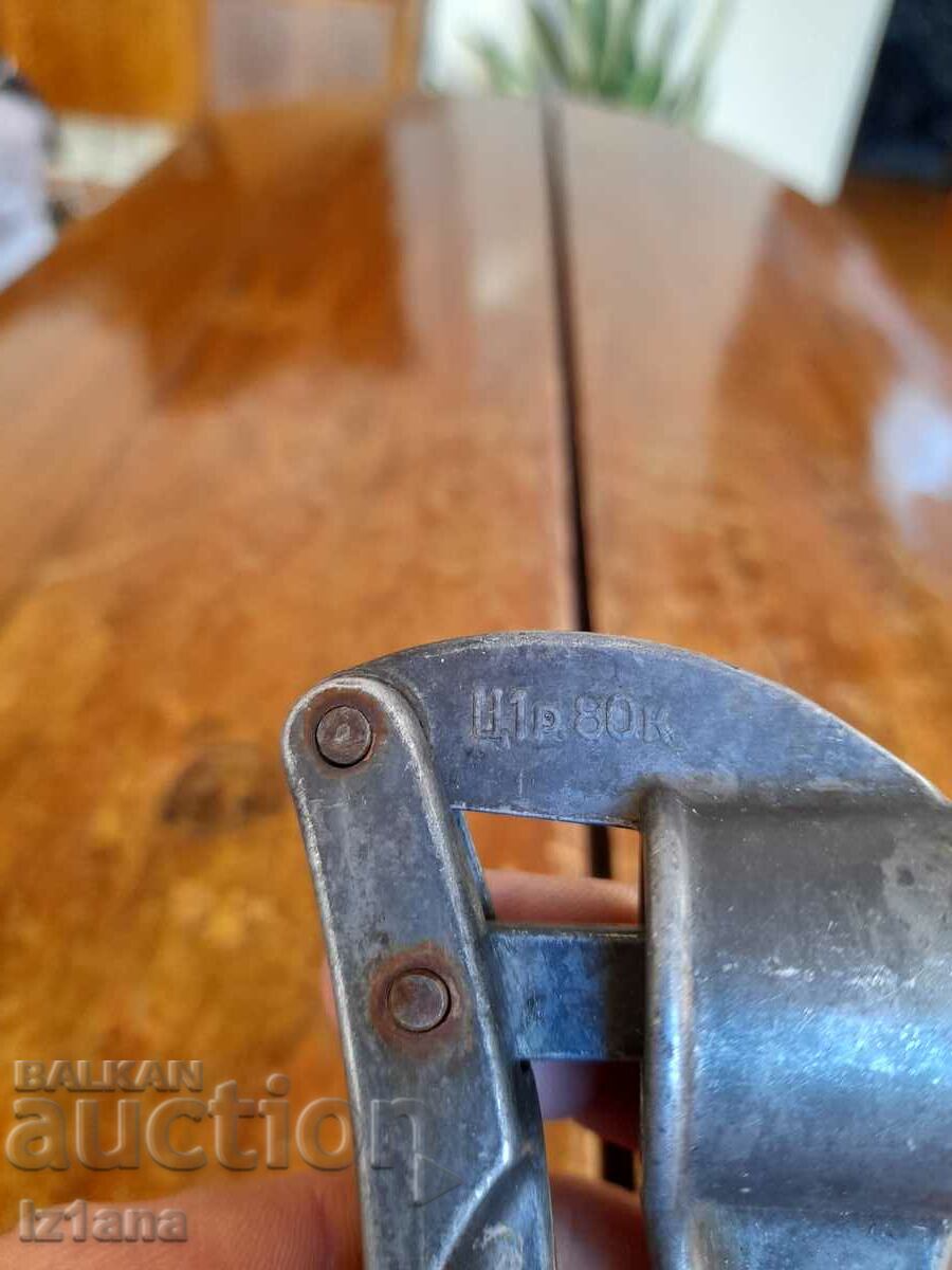 Old aluminum garlic press - 5 Old aluminum garlic press - 5