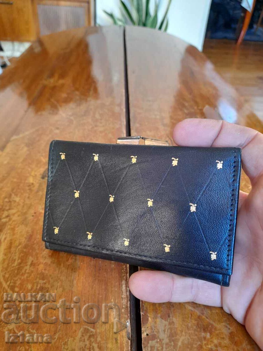 Old lady's purse with price 15.00 BGN | € 7.67 Old lady's purse with price 15.00 BGN | € 7.67