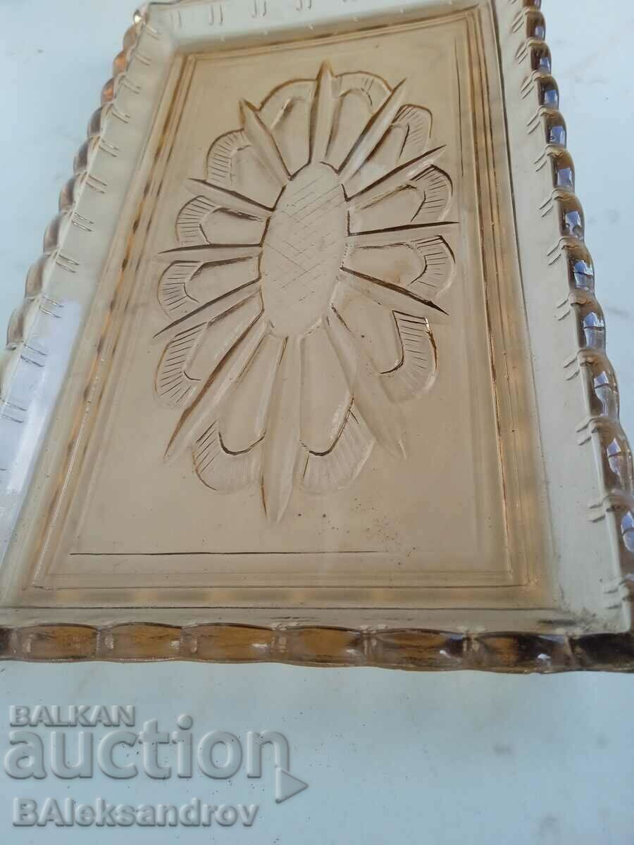 Delivery of Rectangular plate, colored glass tray Delivery of Rectangular plate, colored glass tray